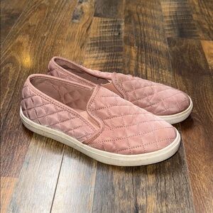 Time and Tru Pink Quilted Slip-On Sneakers